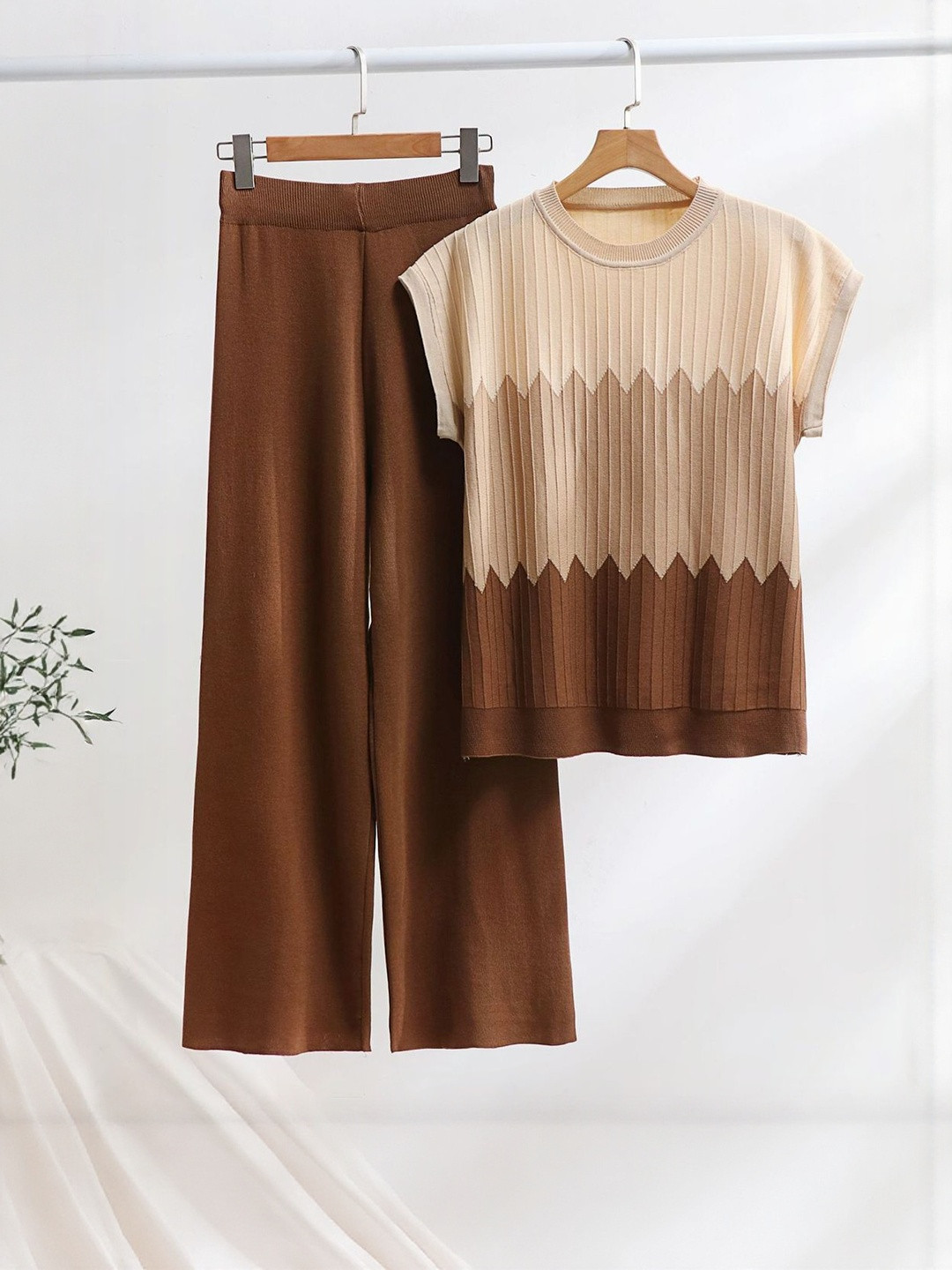 HERE&NOW Color Blocked Top With Trousers Co-Ords