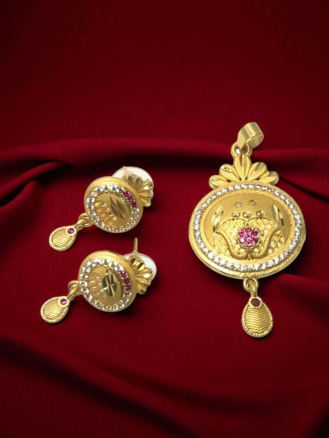 Seora Women Gold-Plated Pendant Set With Earrings