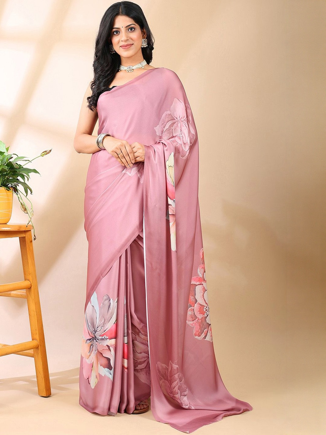 BAEDESI Floral Printed Satin Saree