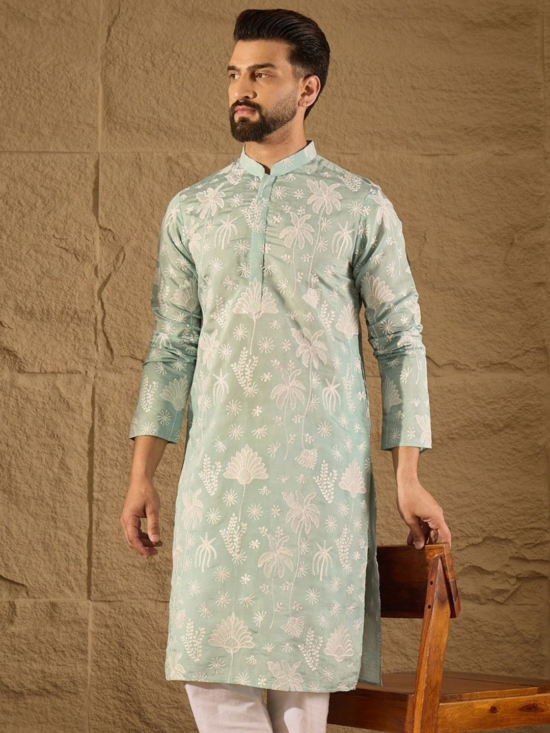 Ethnic Bay Floral Embroidered Mandarin Collar Chanderi Kurta