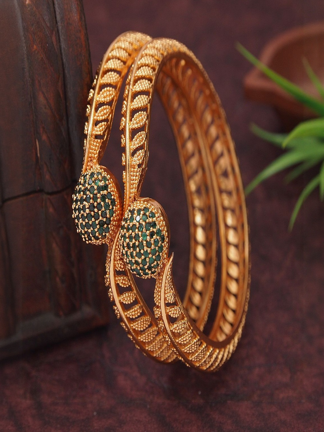 SGA FASHION Set Of 2 Gold-Plated Emerald Green Studded Bangles