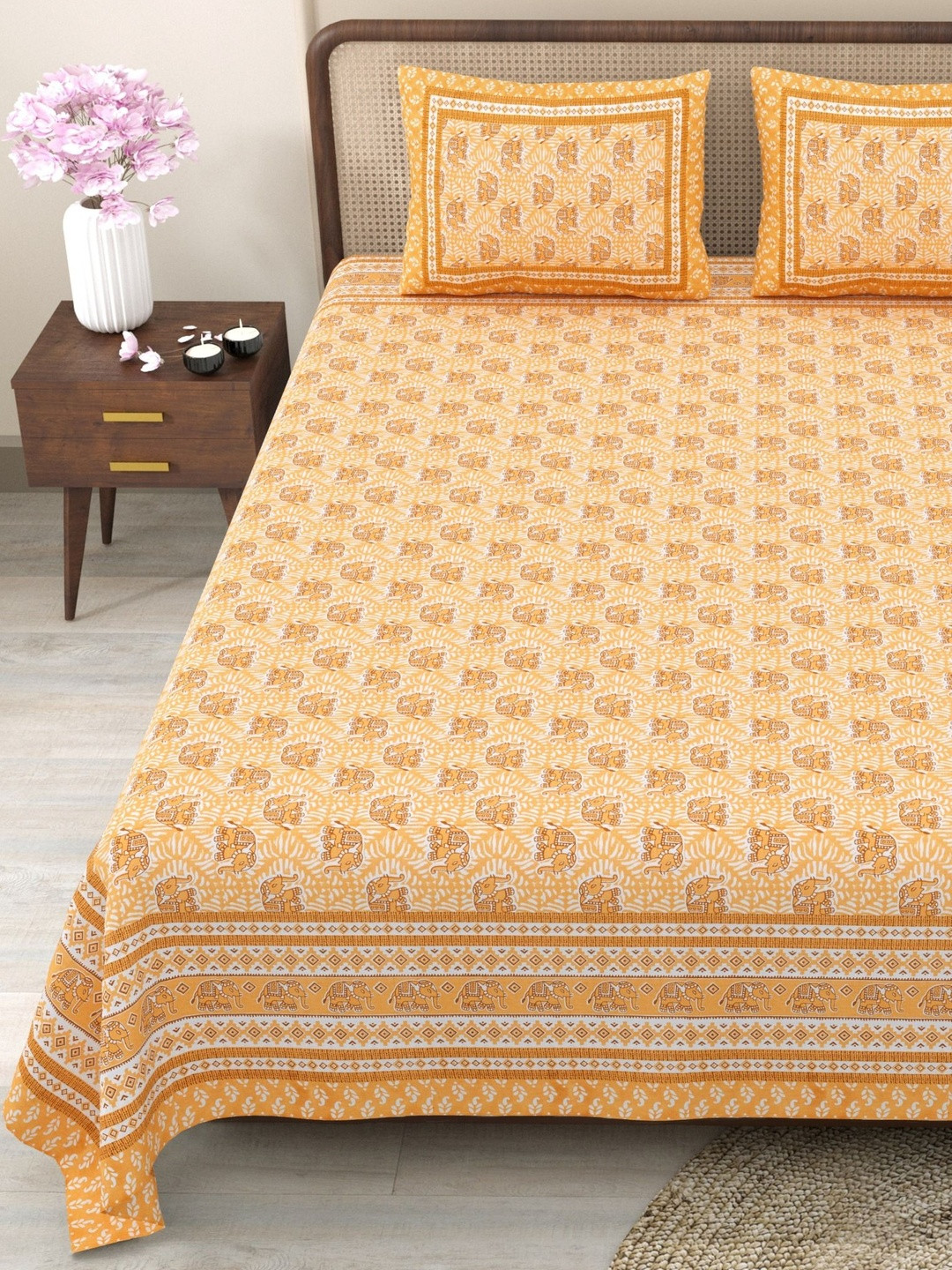 Myntra Elegant Homes Elephant Printed 180 TC King Size Bedsheet With 2 Pillow Covers