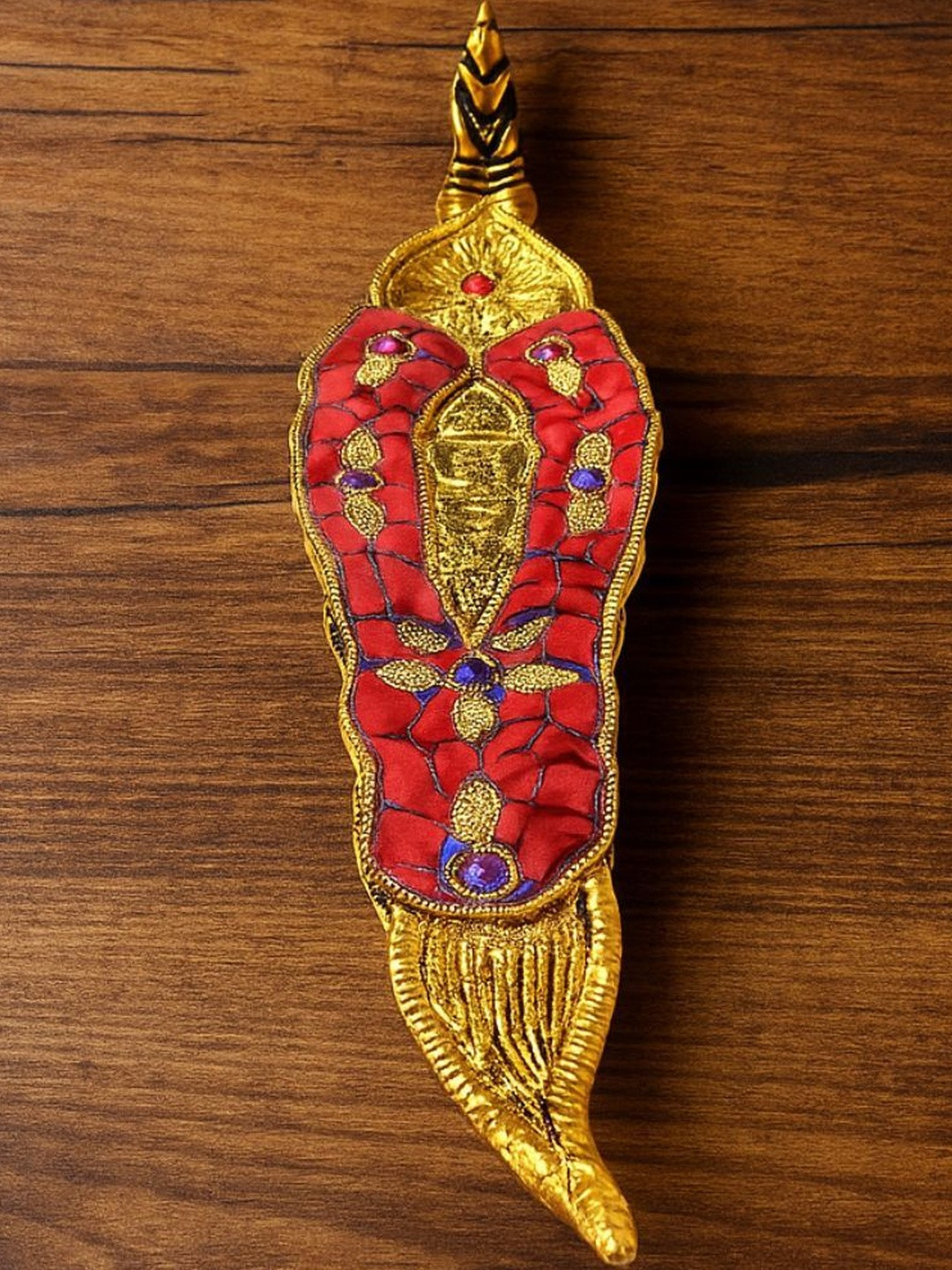 Tiny Shiny Leaf Shape Metal Agarbatti Stand