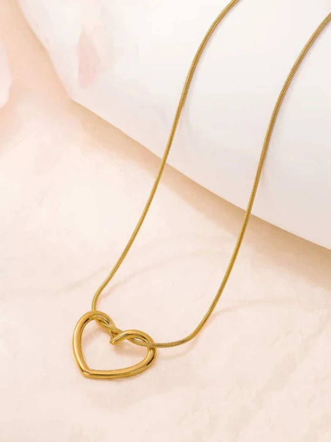 Bracotive Women Gold-Plated Heart Shaped Anti Tarnish Lightweight Pendant Chain