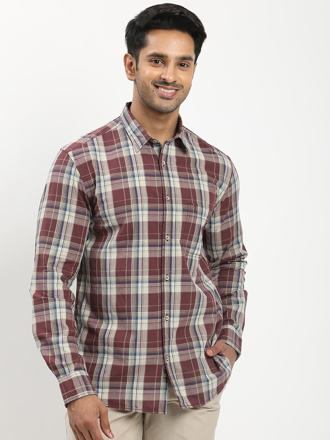 Indian Terrain Men Classic Fit Checked Spread Collar Pure Cotton Casual Shirt