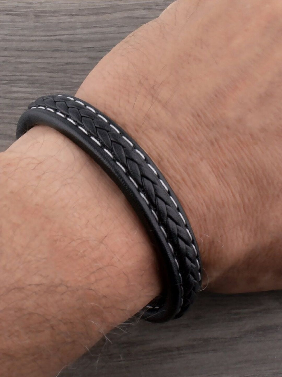 Arihant Shope Unisex  Leather Wraparound Bracelet