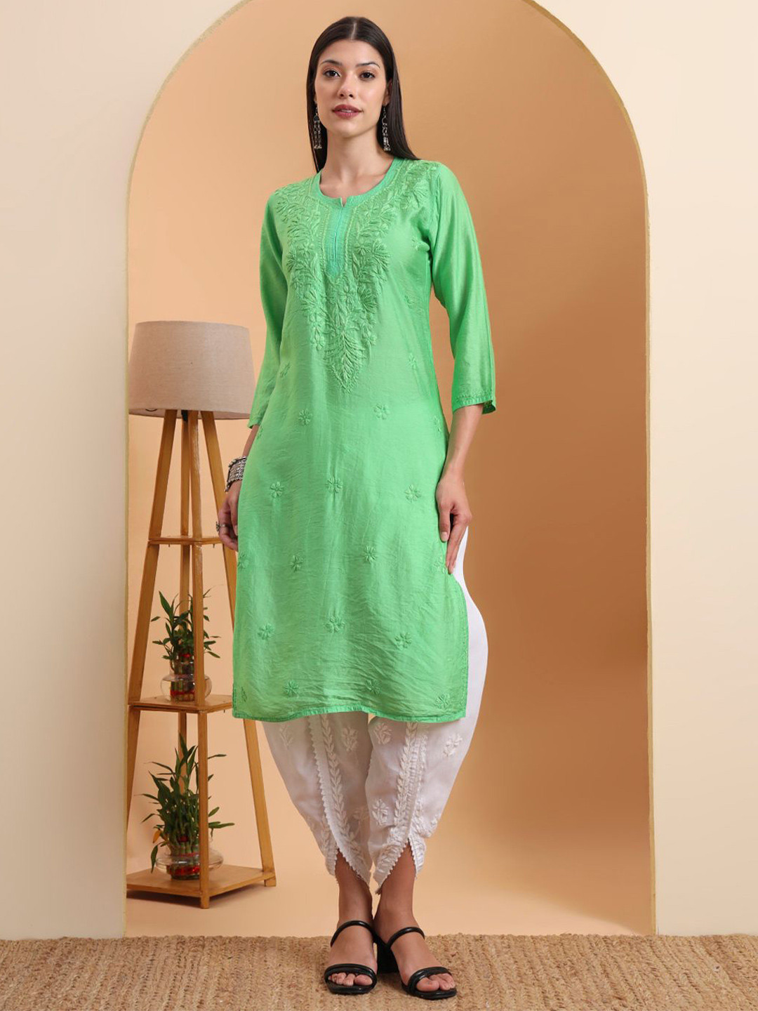 ELENORA Women Floral Printed Daily Straight Kurta