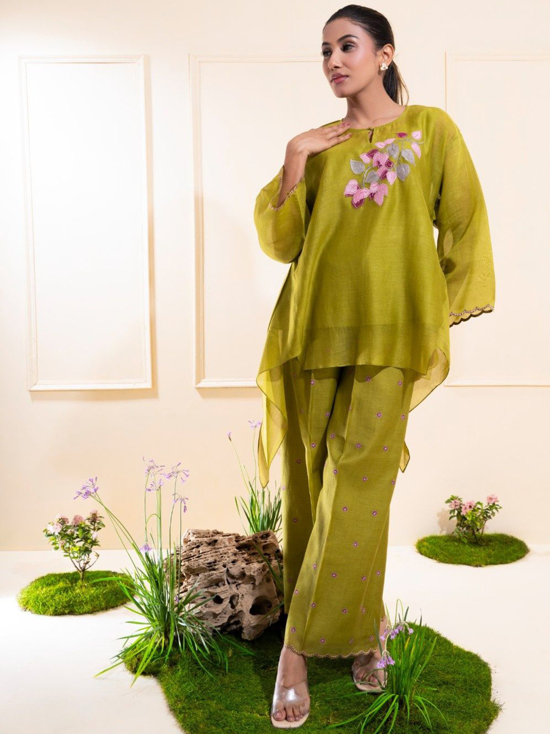 The White Tree Studio Floral Printed Keyhole Neck Chanderi Tunic & Trousers