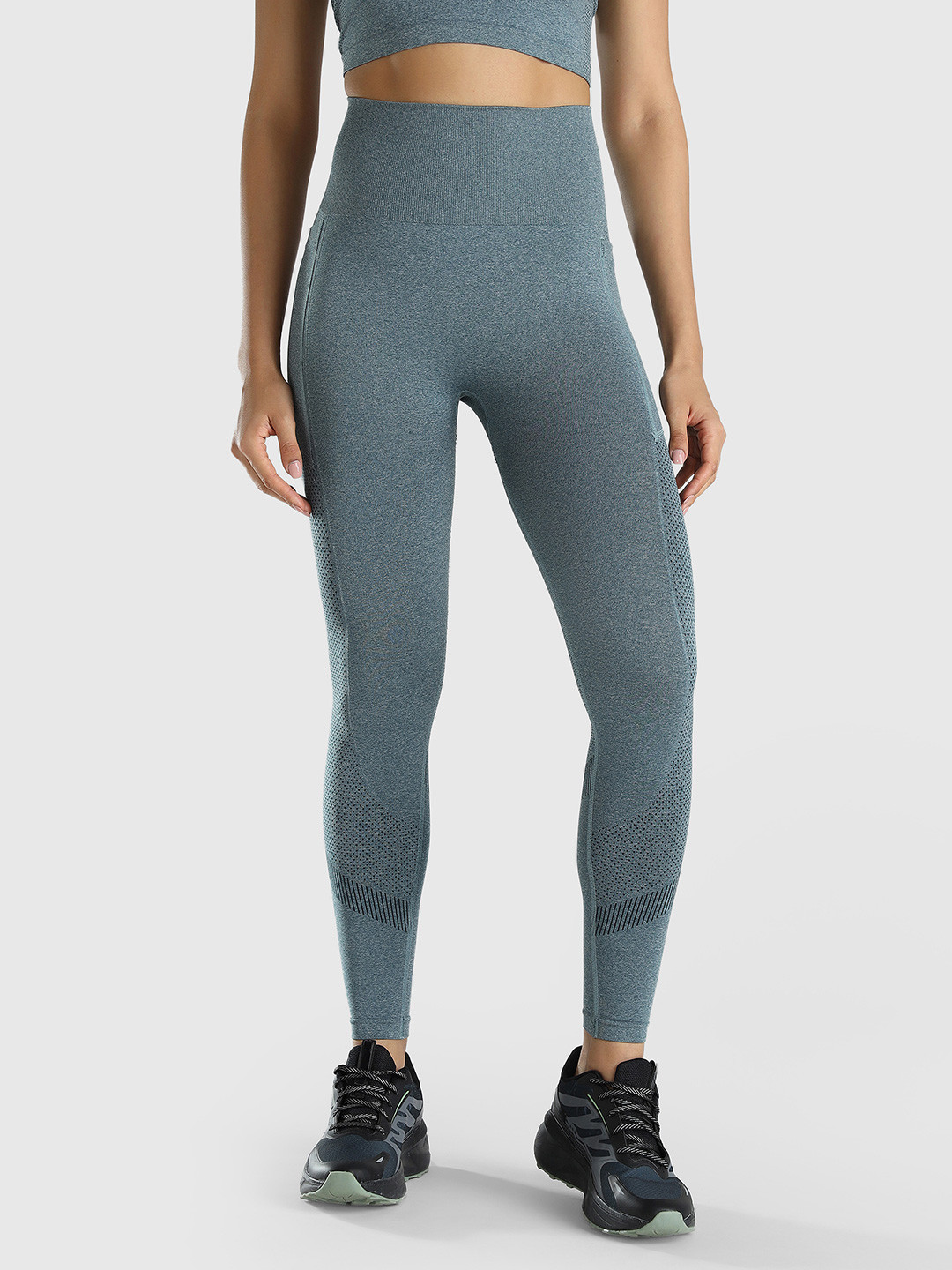 Musclemind Women Solid Ankle Length Gym Tights