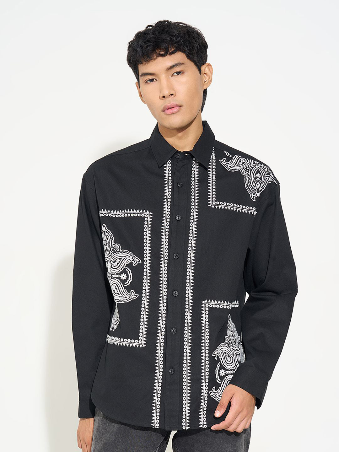 People Men Ethnic Motifs Printed Spread Collar Pure Cotton Casual Shirt