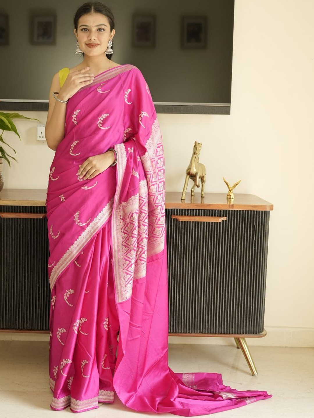 Uttaraa Woven Design Zari Pure Silk Handloom Saree