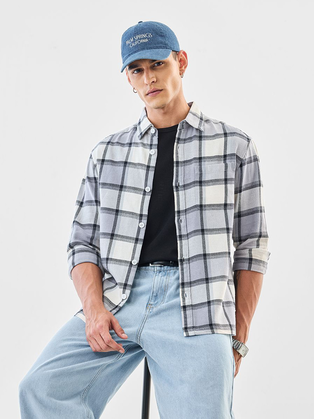 Snitch Men Relaxed Fit Checked Spread Collar Cotton Casual Shirt - Image 1