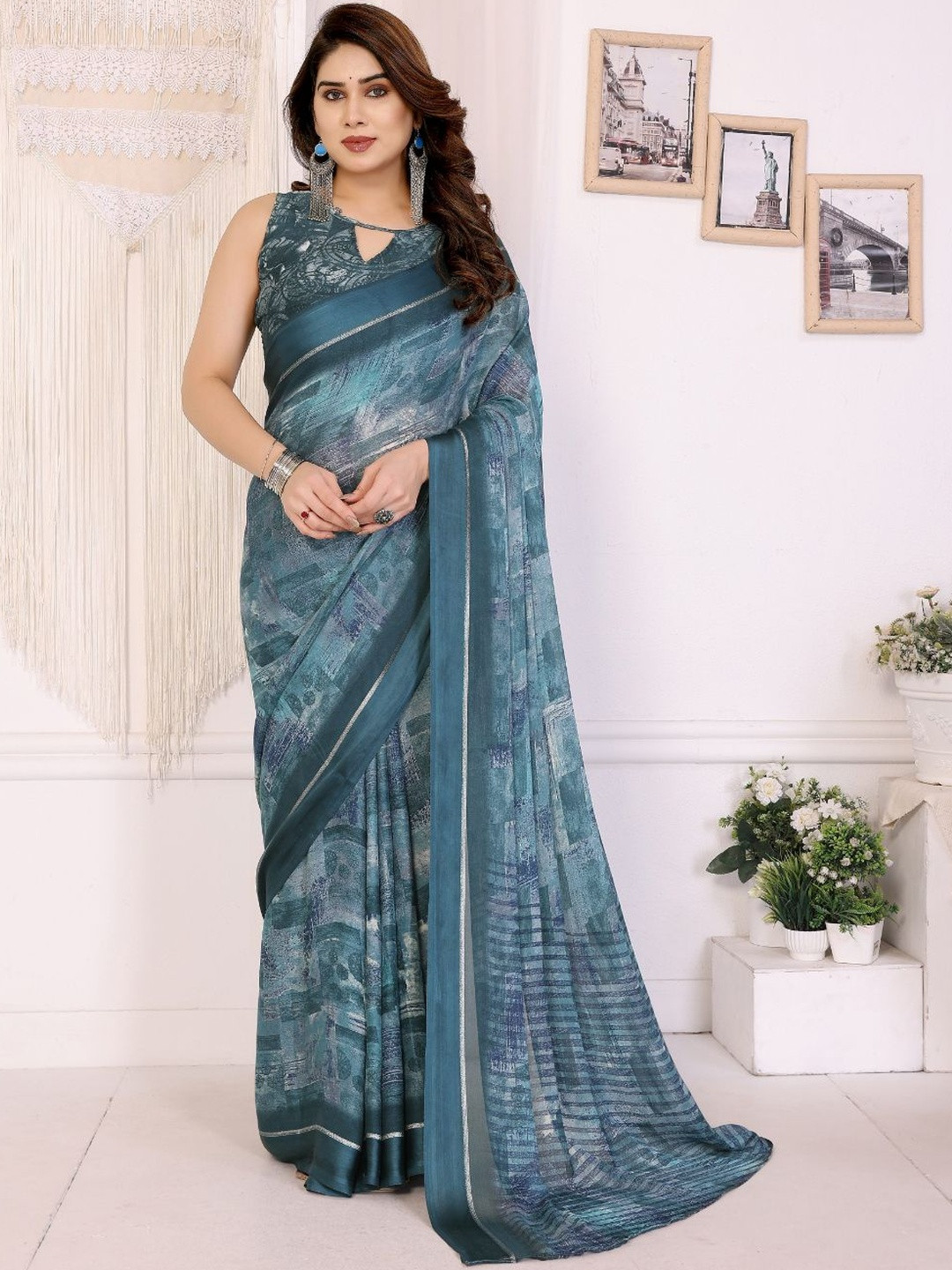 Ekasya Abstract Printed Saree With Blouse Piece