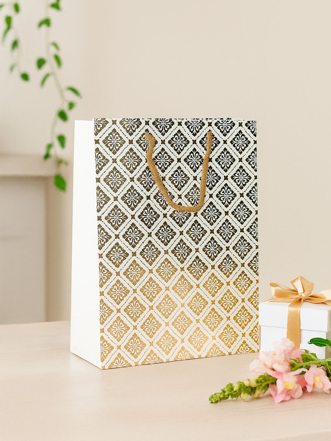 ARTSY White & Gold Toned 5 Pieces Printed Reusable Carry Bags