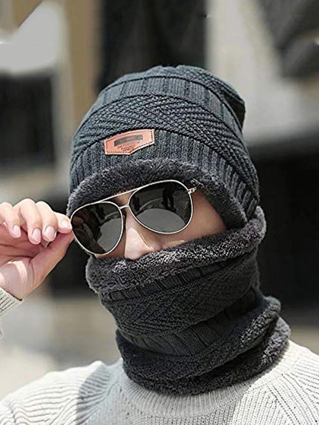 YOUTH ROBE Men Self Design Thermal Fleece Woollen Beanie Cap