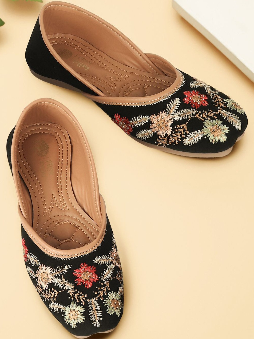 Freeplay Girls Black Ethnic Synthetic Embroidered Mojaris Flats