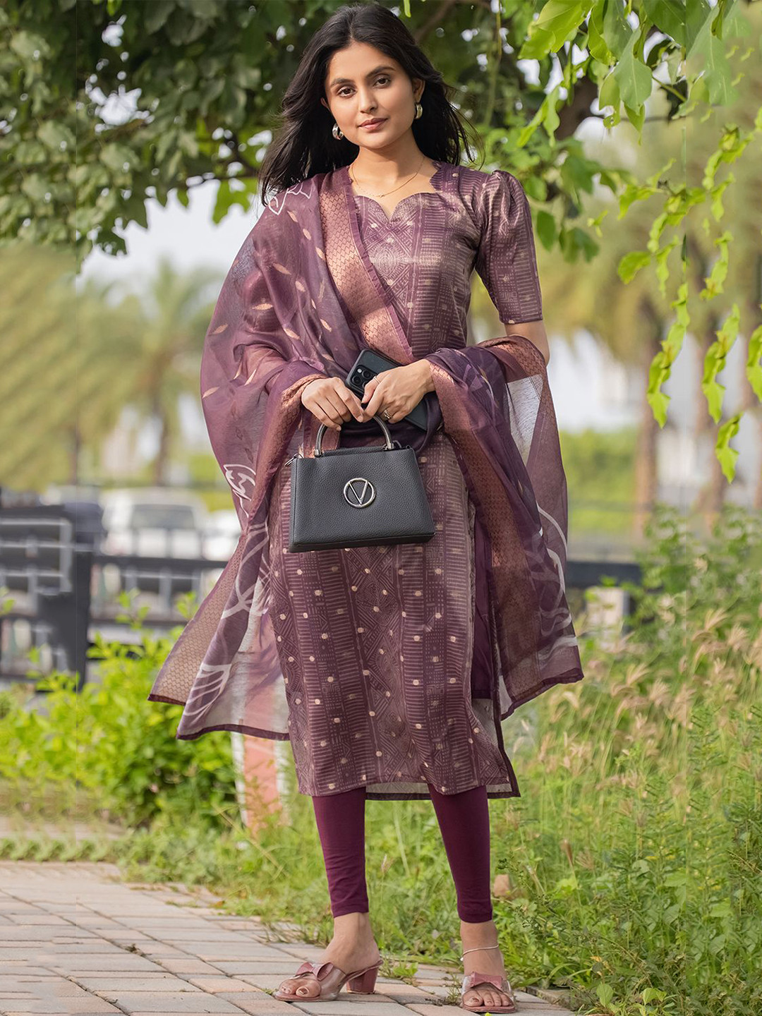 Sun Fashion And Lifestyle Floral Printed Stylised Neck Straight Kurta