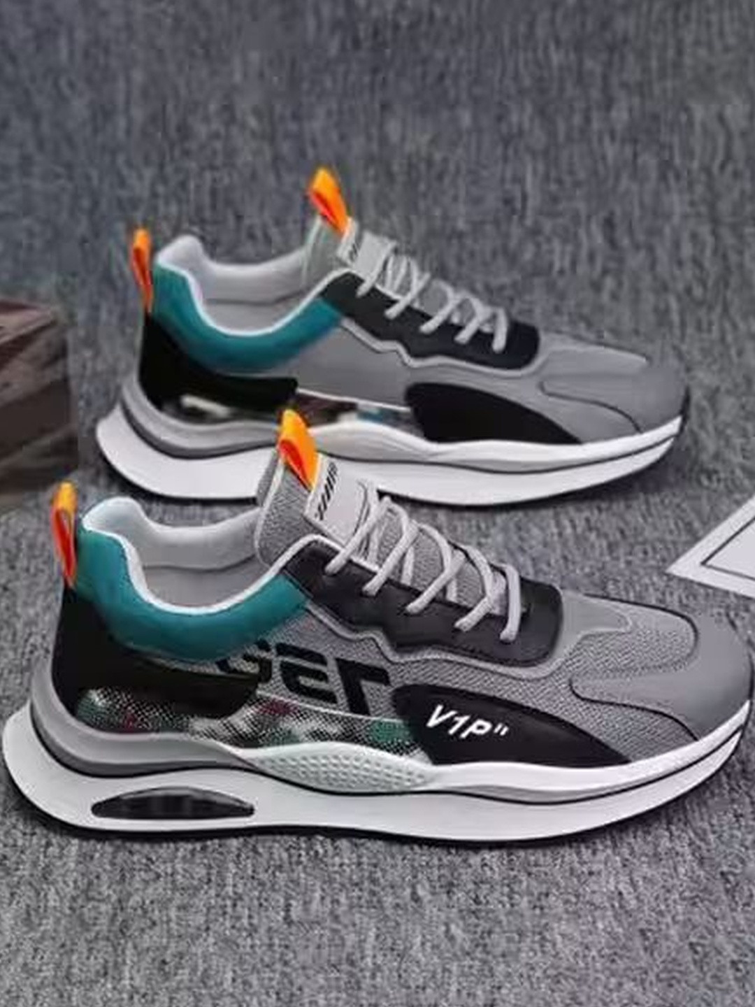 DODA Men Colourblocked Sneakers