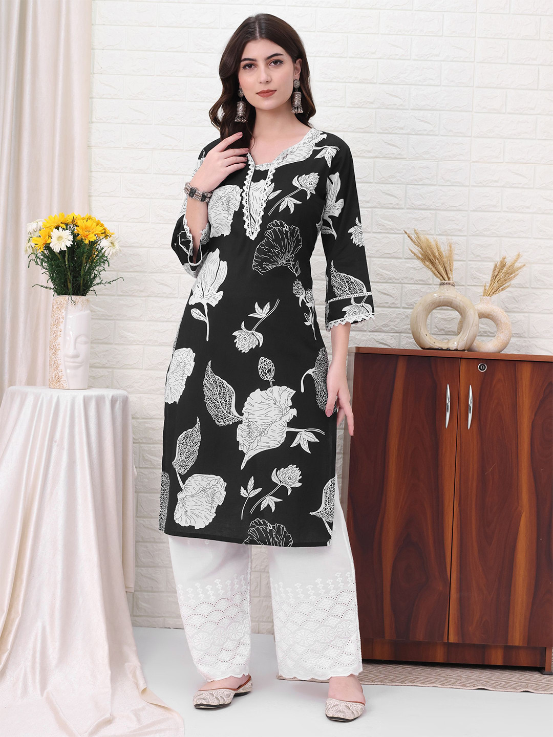 SINGNI Women Floral Printed Daily Pure Cotton Straight Kurta