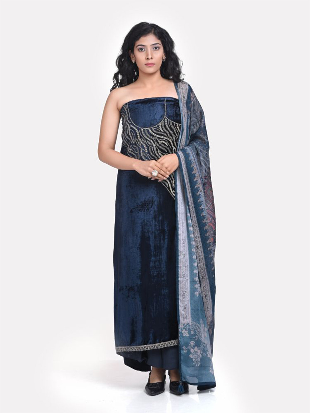 THE WEAVERS SHOP BY RAAVI Embroidered Unstitched Velvet Dress Material