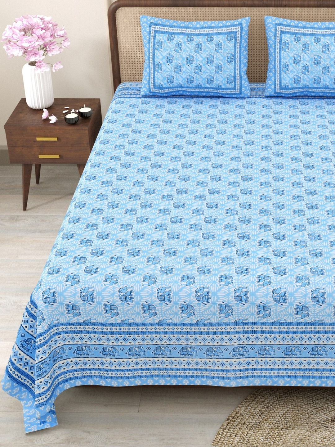Myntra Elegant Homes Elephant Printed 180 TC King Size Bedsheet With 2 Pillow Covers