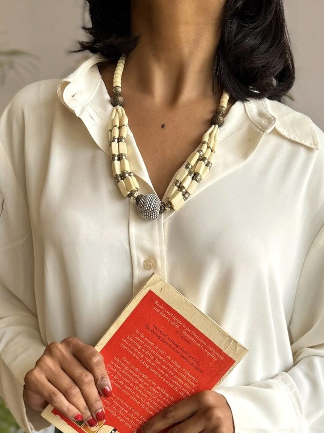 Janpath Online Silver The Swan Song Colorpop Necklace