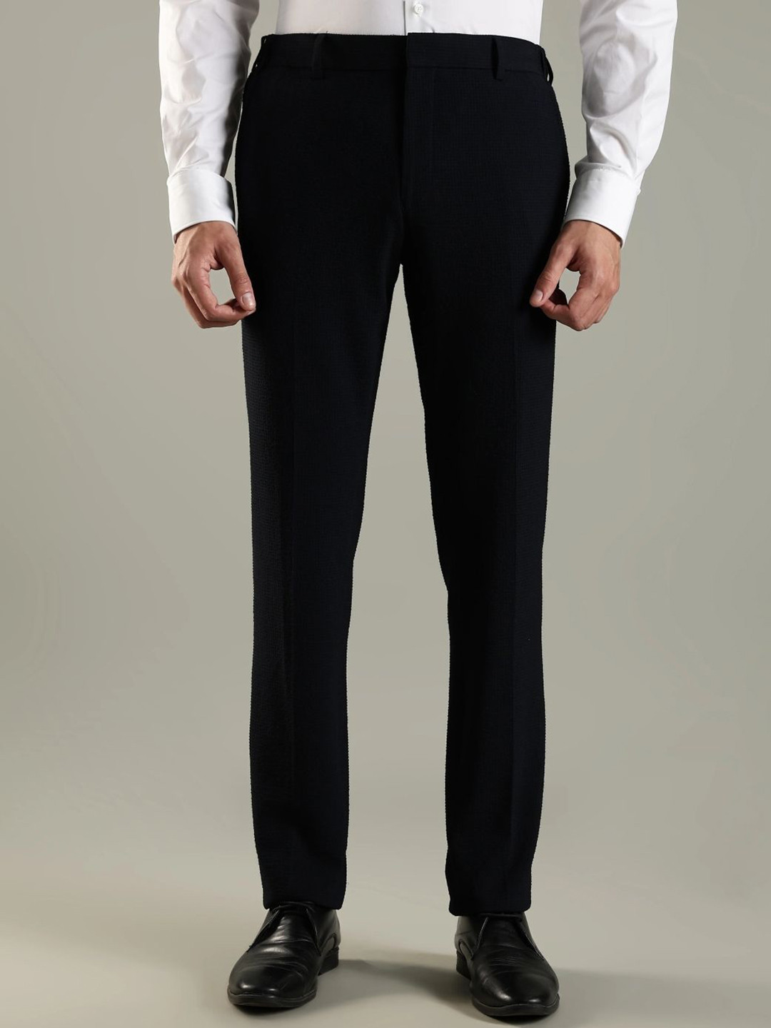 Tommy Hilfiger Men Europe Mid-Rise Regular Fit Trousers