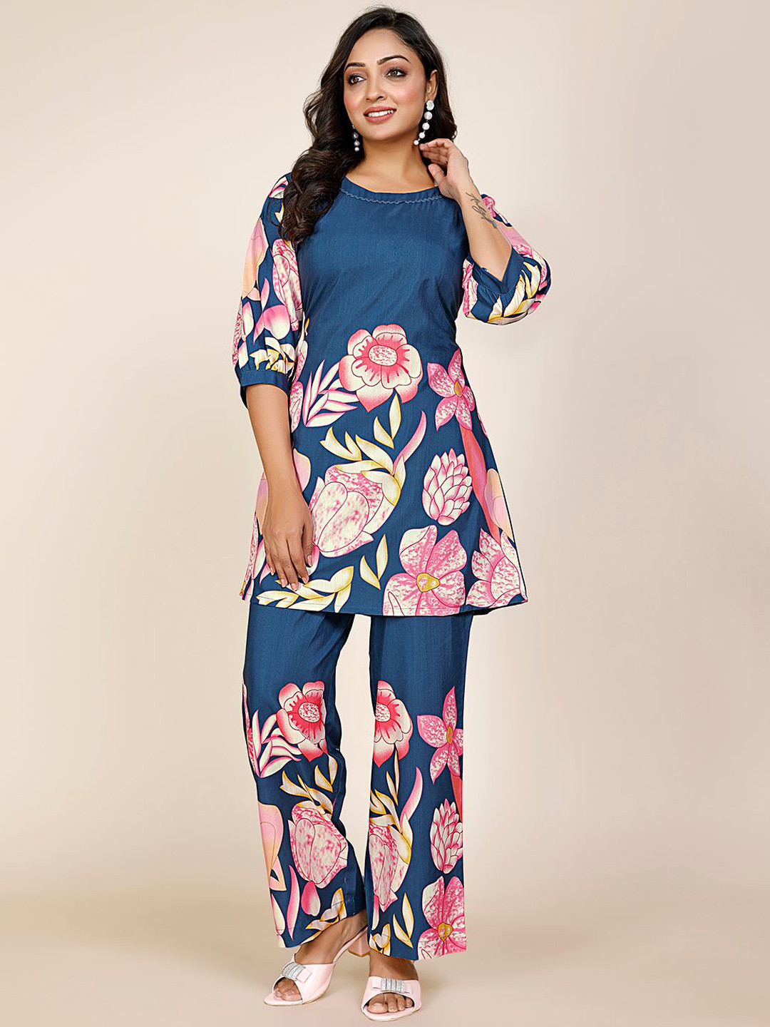 KRIVANSH STORE Printed Top With Trousers Co-Ords