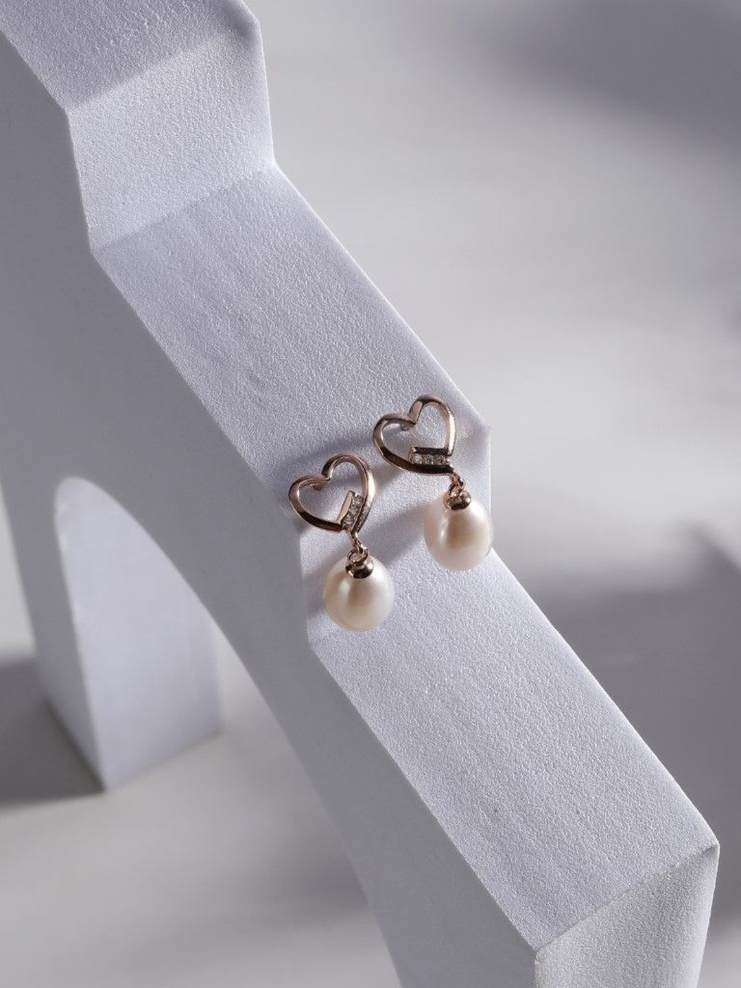 DIAVO Women Heart Shaped Eternal Love Silver Pearl Earrings