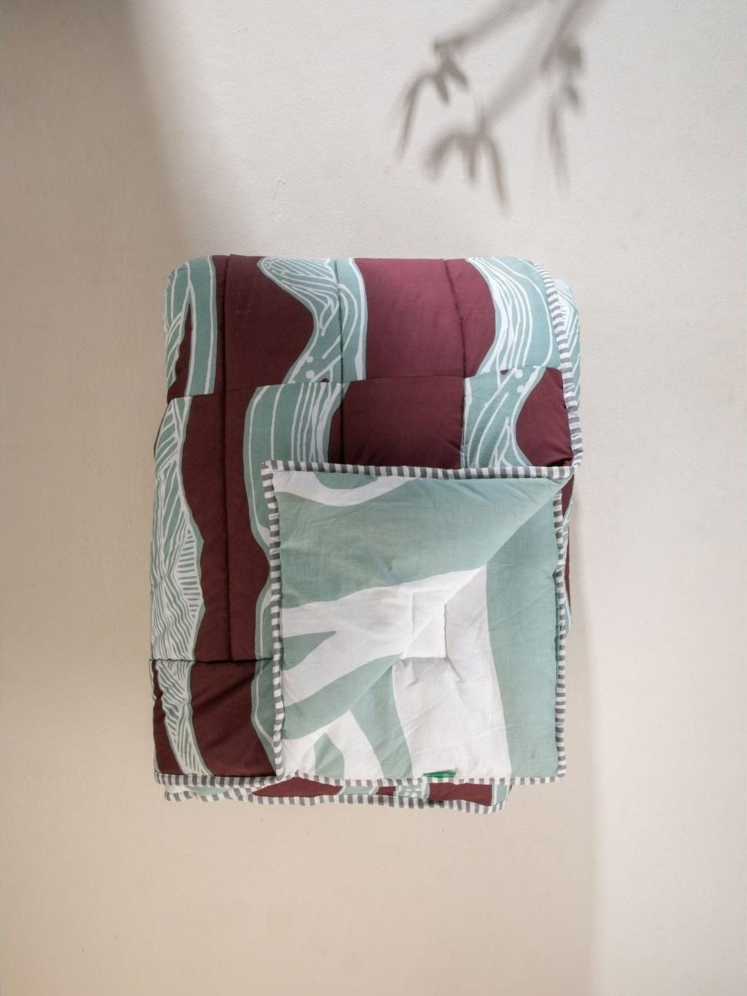 FREEDOM TREE Puzzikoli Burgundy & Green Printed Cotton AC Room Single Bed Quilt