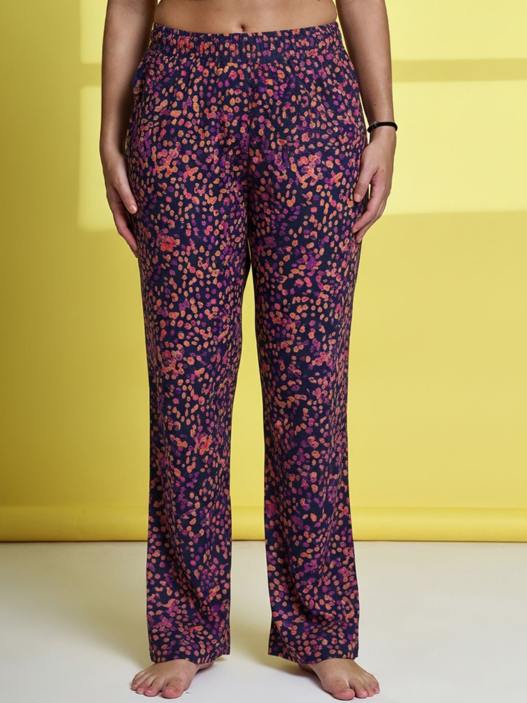 GRAGE Women Blue Printed Mid-Rise Inner Elastic Lounge Pants