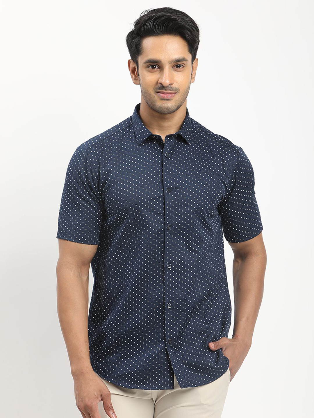 Indian Terrain Dots Printed Classic Slim Fit Cotton Casual Shirt