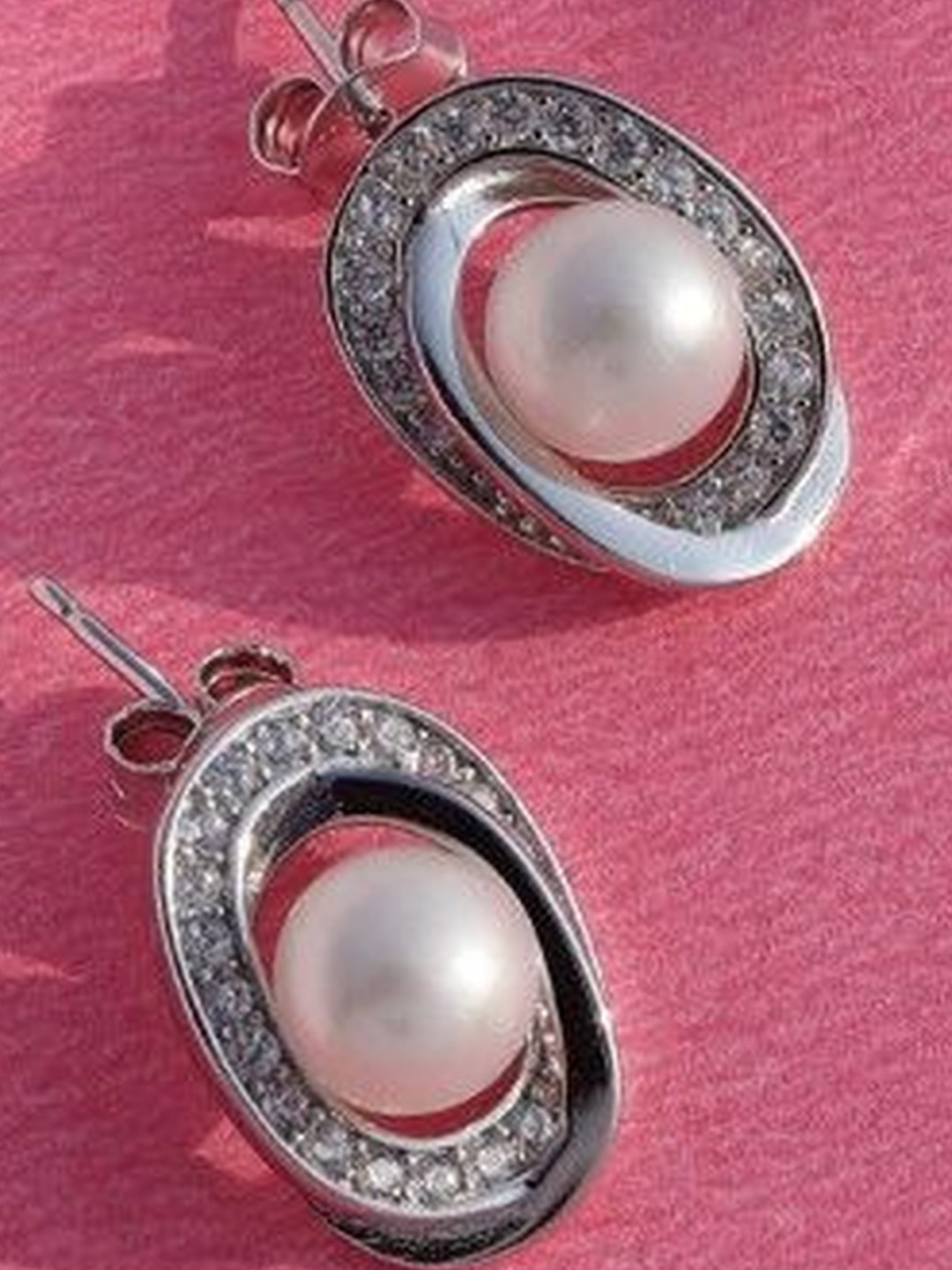 DIAVO Women Western Oval Aqua Swirl Symphony Studs Earrings