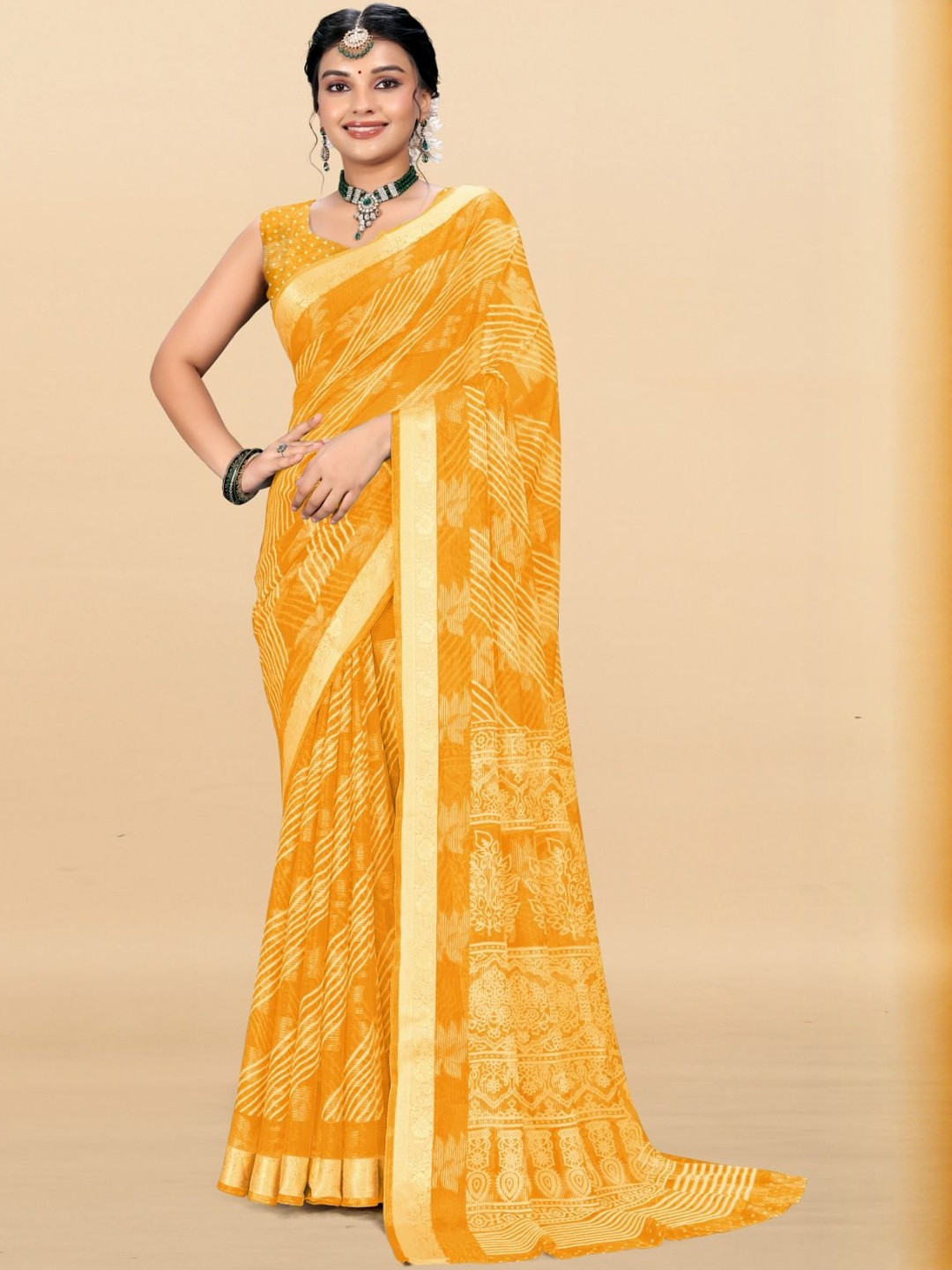 SHIVRUH Ethnic Motifs Printed Woven Design Border Block Print Saree With Blouse Piece