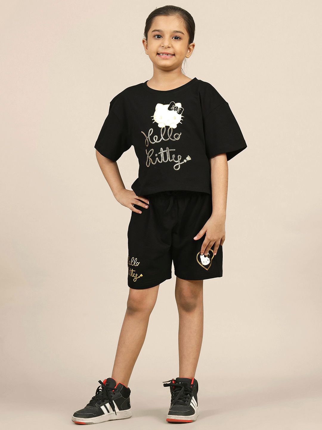 Kids Ville Girls Hello Kitty Printed Pure Cotton T-Shirt & Shorts