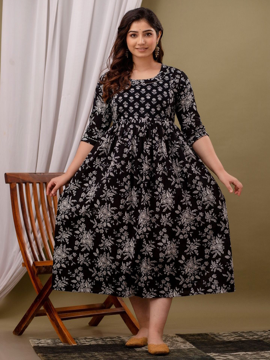 MAINA CREATION Floral Printed Round Neck A-Line Ethnic Dresses