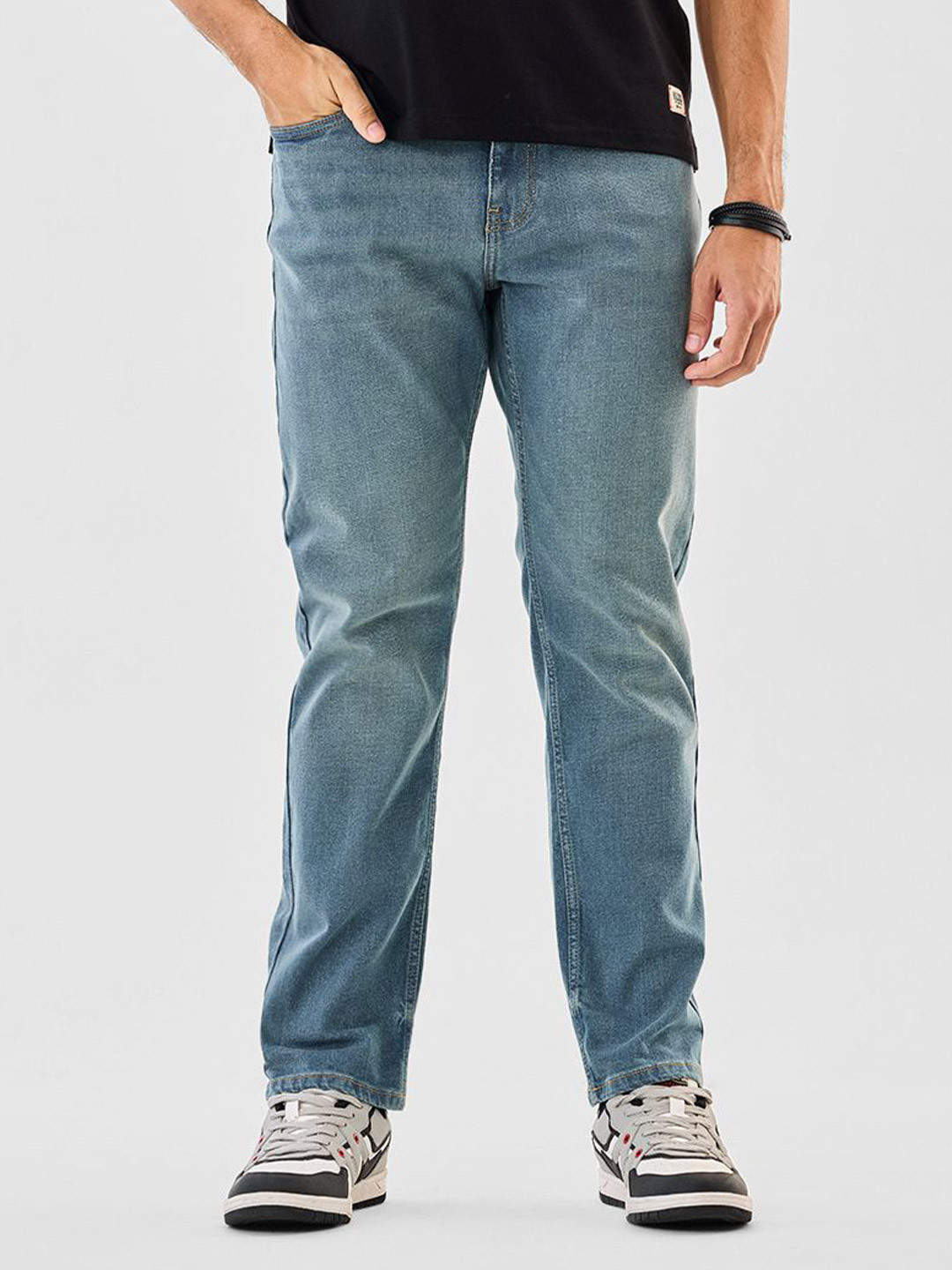 Snitch Men Relaxed Fit Low-Rise Cotton Denim Light Fade Stretchable Jean