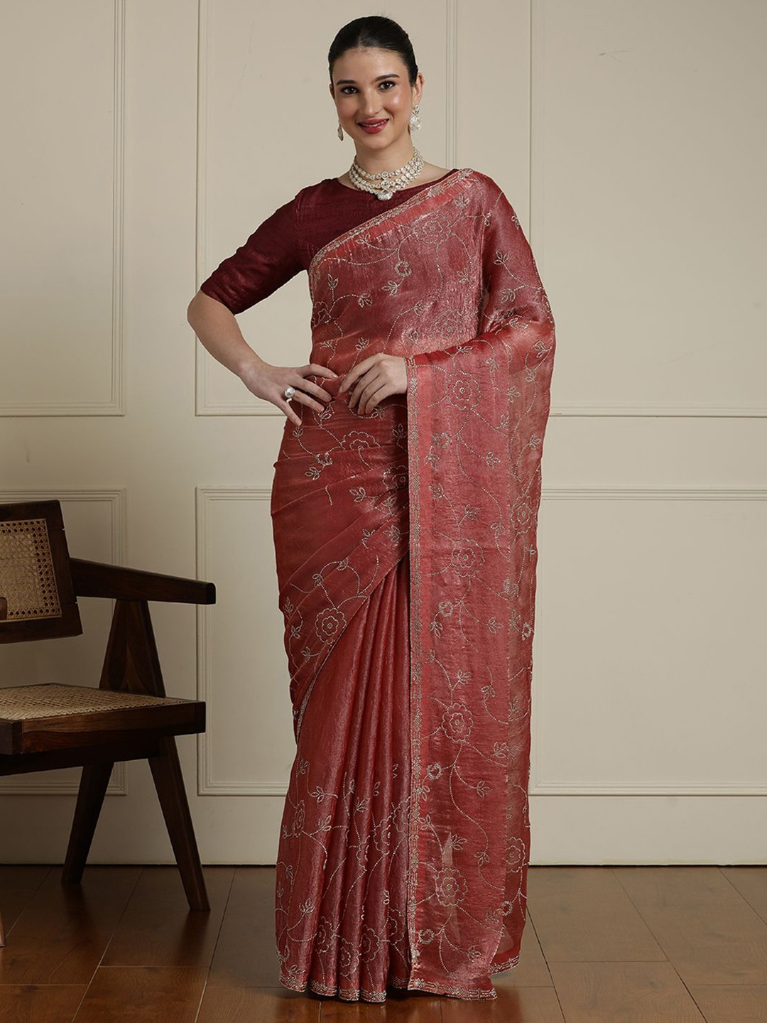House of Pataudi Embellished Floral Motifs Saree With Unstitched Blouse