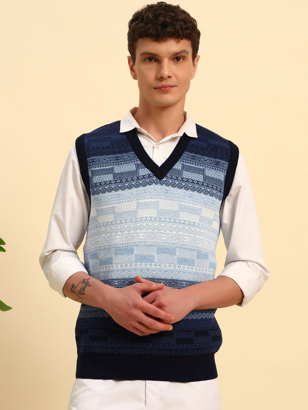 BUDAPEST Men Sky Blue Solid V-Neck Wool Sleeveless Pullover Cardigan