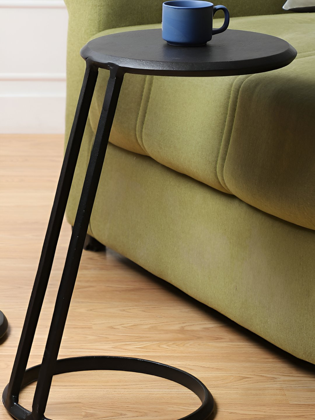 Decor de Maison Black Round Slanted Bedside Table