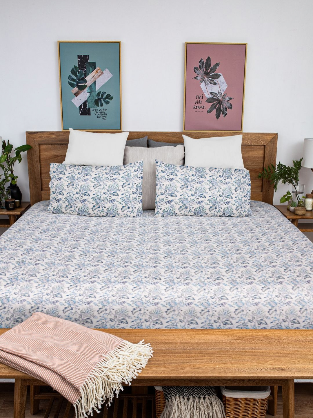 Baarno Blue & White Printed Skin-Friendly 210 TC Cotton King Bedsheet Set 2.28 m x 2.7 m