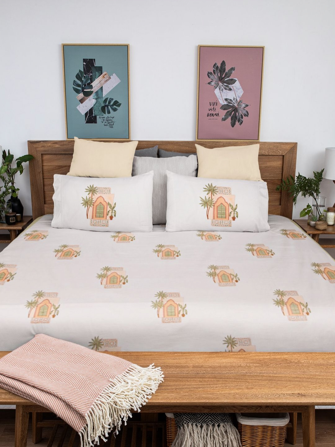 Baarno Peach & White Printed Skin-Friendly 210 TC Cotton King Bedsheet Set 2.28 m x 2.7 m