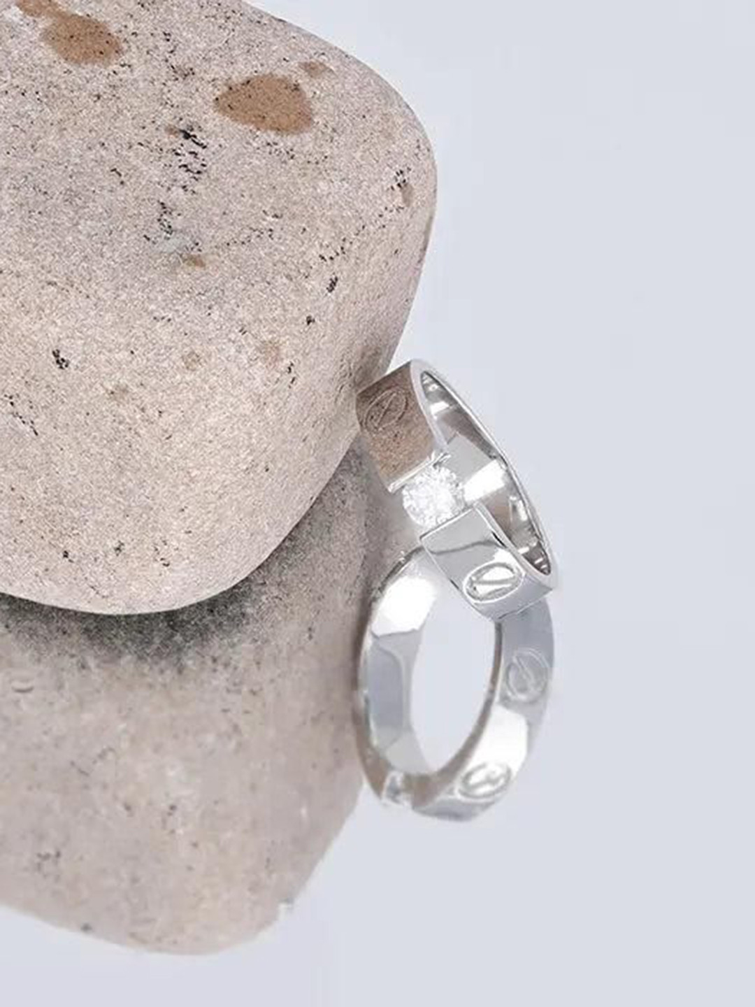 TOUCH925 Men 92.5 Stearling Silver Cubic Zirconia Studded Band Finger Ring