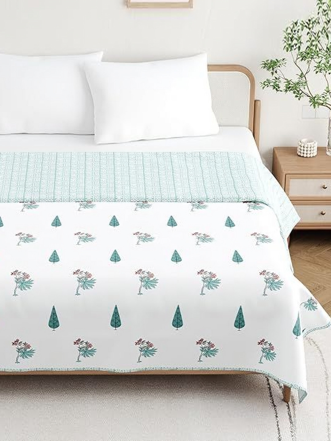 DE CAMA Blue & White Printed Mild Winter 233 GSM Double Bed Dohar
