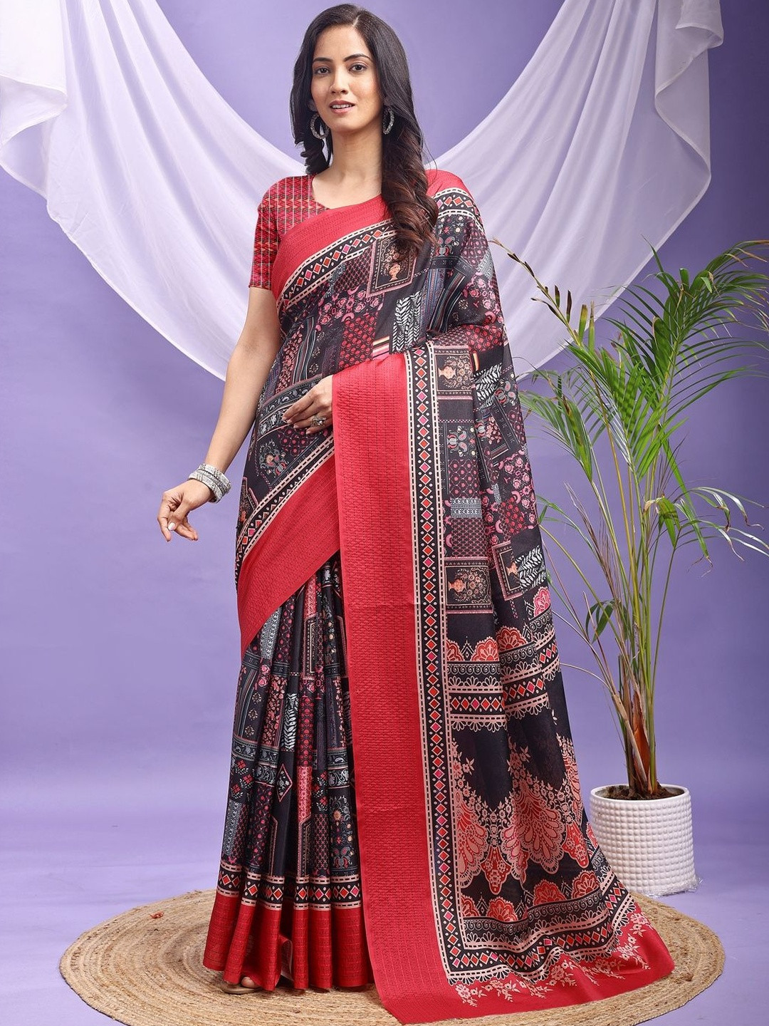 SHIVAM FABRICS Ethnic Motifs Handloom Saree