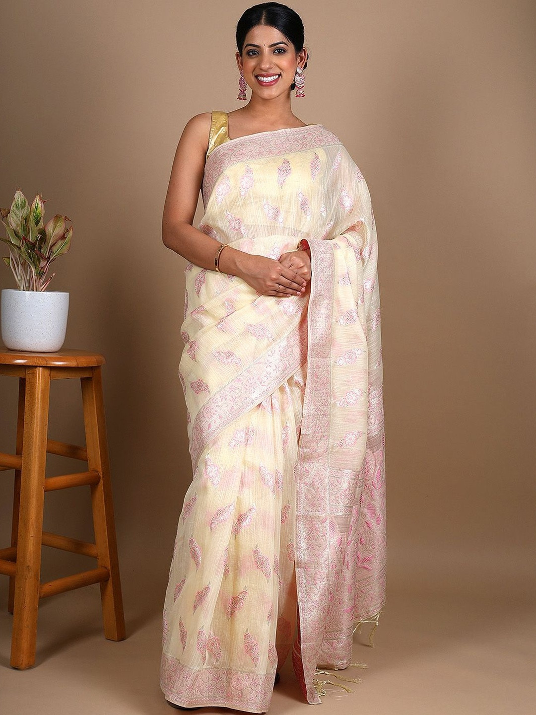 BAEDESI Noor Ethnic Motifs Woven Design Pastels Saree with Blouse Piece