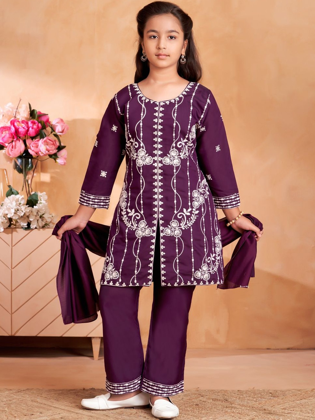 Muhuratam Girls Ethnic Wear Purple Colour Thread Embroidery Kurti Pant Set With Dupatta