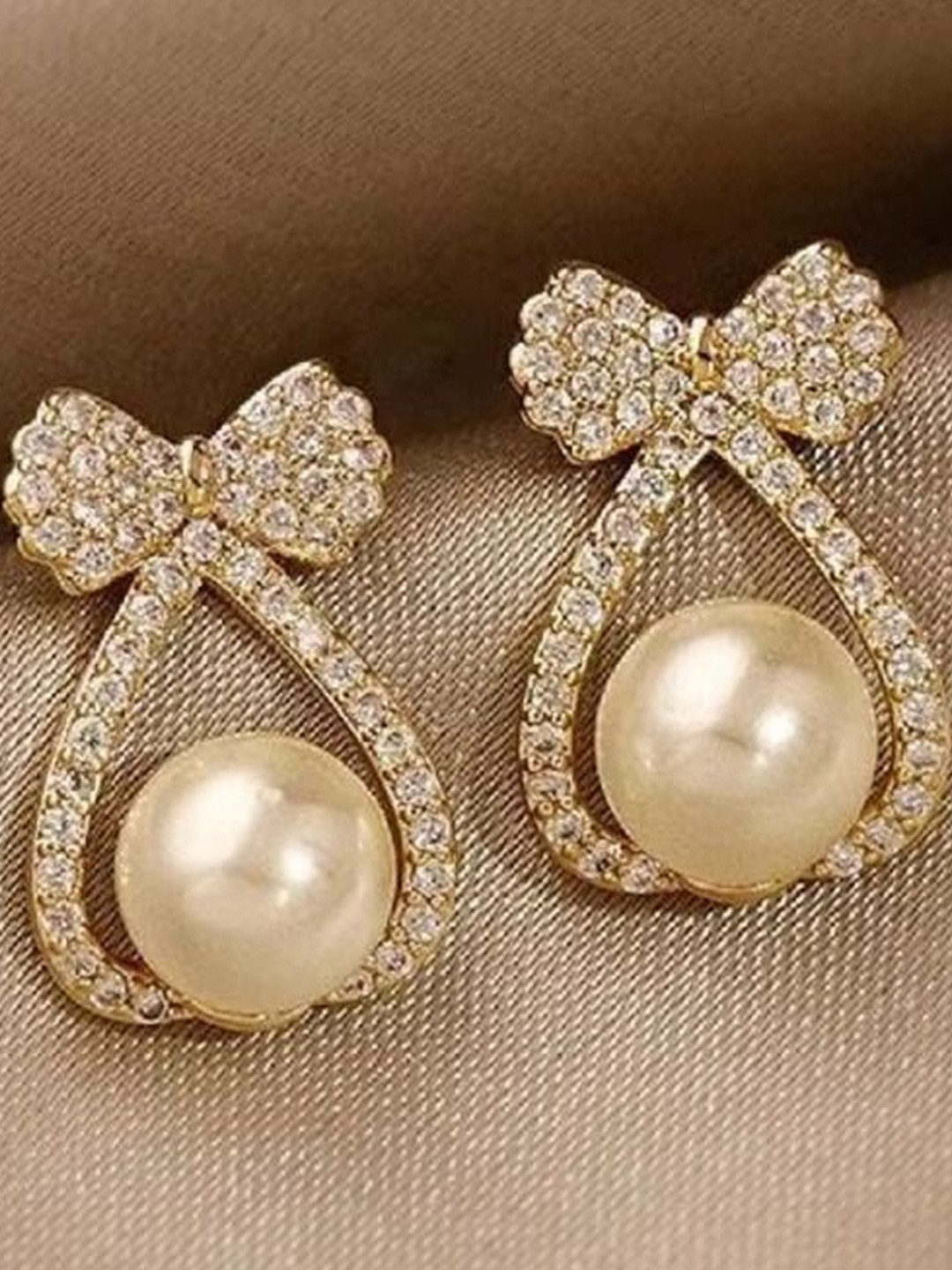 Tiso Women Bow Small Stud Earrings