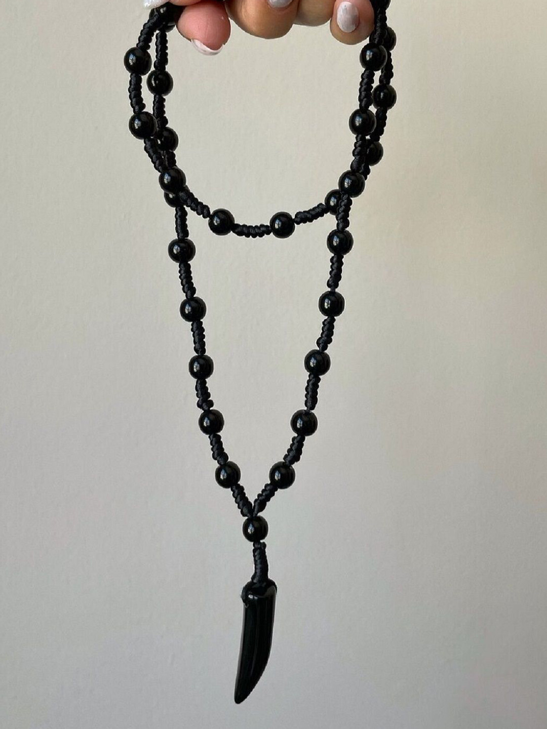 SAREEYA16 Men Onyx Beaded Minimal Chain