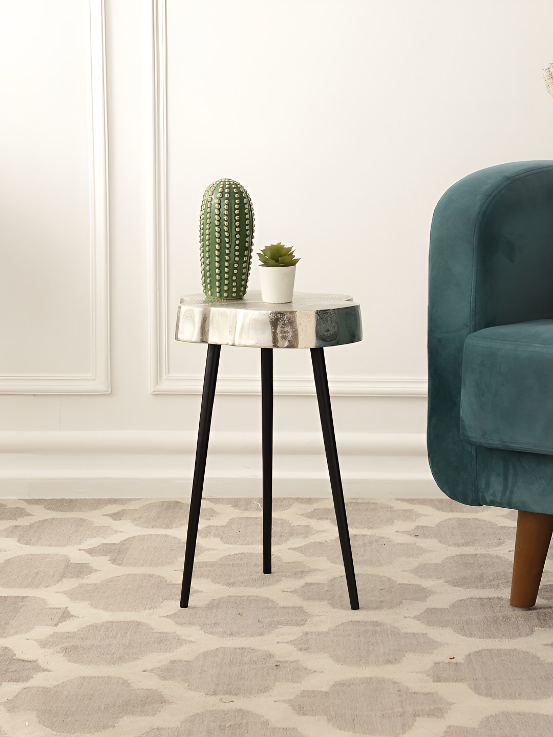 Decor de Maison Grey & Black Round Bedside Table